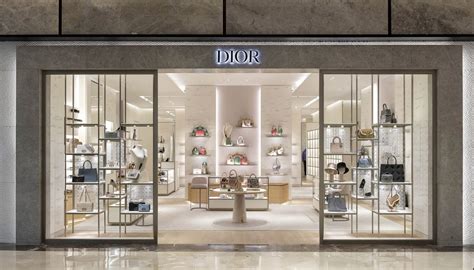 New Dior Boutique Opens in Santa Fe .